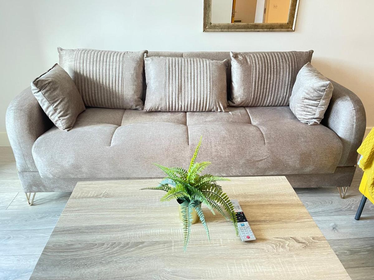 Greeg Court — Photos 1